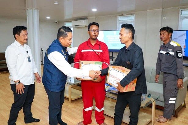 Pekerja Terdampak Kebakaran di HPK 1A Terima Bantuan Pakaian Layak dari Otorita IKN Pekerja Terdampak Kebakaran di HPK 1A Terima Bantuan Pakaian Layak dari Otorita IKN